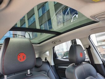MG ZS Luxury ICE 1.0T-GDI 82 kW Luxury 85tkm Virtual kam360° - 13