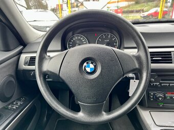 BMW 320i 110 kW Výhřevy,Klima,Alu,Stav - 13