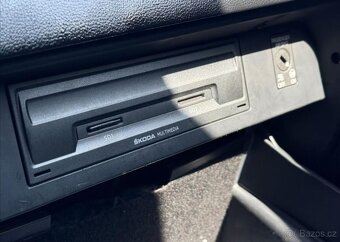 Škoda Octavia 1,6 TDI 85kW DSG Style Combi nafta automat - 13
