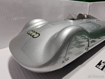 Revell Auto Union Typ C 1:18, světový rekord - 13