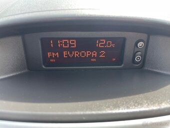 Opel Corsa, 1,2 59 kW, SERVISKA - 13