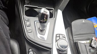 BMW Řada 3 2,0 320d xDRIVE Modern Line Touring - 13