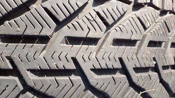 225/45 r17 zimní - 13