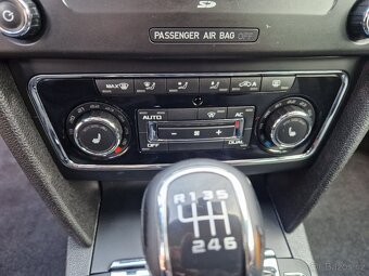 ŠKODA SUPERB 2.0 TDI XENONY MANUÁL - 13