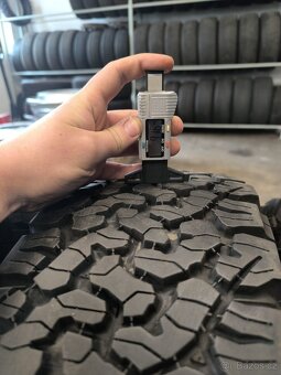 225/65 R17 BFGOODRICH - 13
