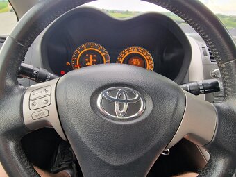Toyota  Auris1.6VVT-i  91KW r.v.2009 - 13