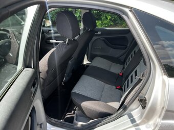 Ford Focus 1,6i 16V 85kW, r.v. 2009, stk 10/2026 - 13