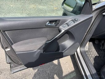 Volkswagen Tiguan 125 kw, rok 2010 - 13