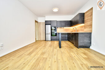 Pronájem bytu 2kk, terasa, předzahrádka, sklep, garážové stá - 13