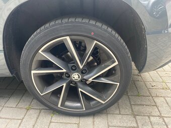 Škoda Karoq 2,0TSi 140kW 4x4 Sport Line - 13