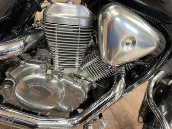 HONDA SHADOW VT600 - 2002-SPOUSTA DOPLŇKŮ---SERVIS - 13