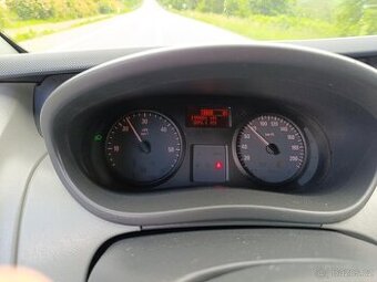 Opel Vivaro 2.0 DCi tažné 3místa - 13