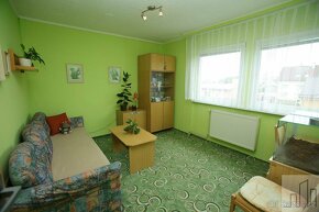 Prodej hezkého bytu 3+1 v rodinném domě v klidné části Tepli - 13