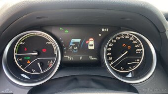 Toyota Camry Hybrid Business Edition - 13