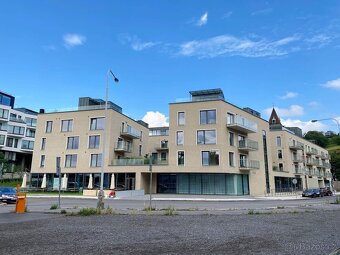 Prodej bytu 1+kk 45 m2 s balkonem, sklepem a garážovým stání - 13