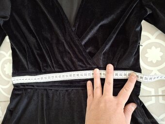 Nové s visačkou černé pružné sametové šaty Reserved M midi - 13