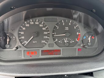 BMW 320i sedan - E 46 - 13