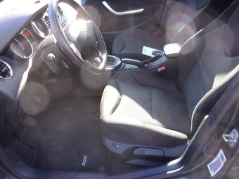 Peugeot 308SW 1,6HDi 68kW diesel,koup. v čr 12. 2013 - 13