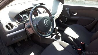 Renault Clio - 13