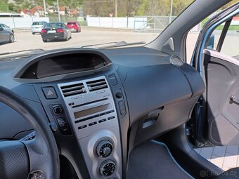 Toyota Yaris 1,3 64kw,KLIMA,KOLA - 13
