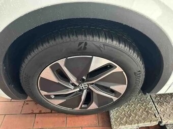 VW iD.4 GTX 220kw 4x4/tažné/TČ/360°amery/head-up/Keyless - 13