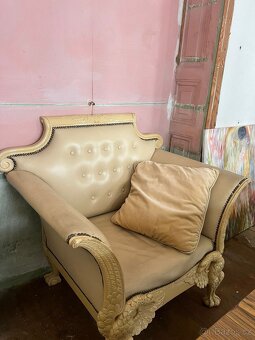 Zámecký nábytek - 13