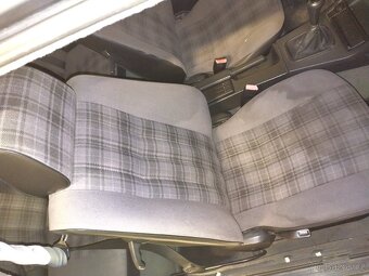BMW E30 318is - 13