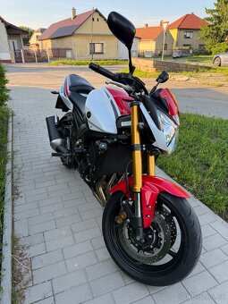 Yamaha FZ8N - 13