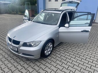 BMW 320i combi 110kw 2006, velmi slušný stav - 13