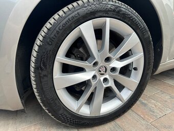 Škoda Octavia 2.0tdi dsg -Webasto/tažný/Led - 13