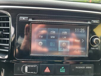 Mitsubishi Outlander 2.0 MIVEC, KAMERA rok 2016 - 13