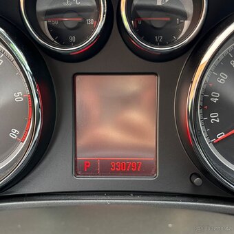 Opel Insignia Combi 2.0CDTi, 118kW, automat - 13