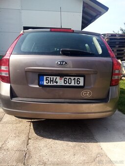 Kia Ceed - 13
