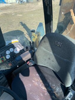 Kolový traktor-bagr Caterpillar 434E - 13