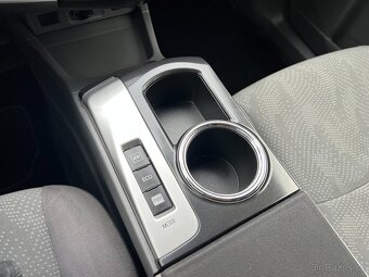 Toyota Prius, 1.8 i 73kW HYBRID 7 MÍST - 13
