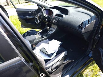 Honda Civic 8g 1.8 i-VTEC Executive DPH - 13