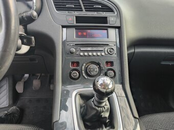 Peugeot 5008 1.6 HDi, 80 kW, r. 2011, 7 míst - 13