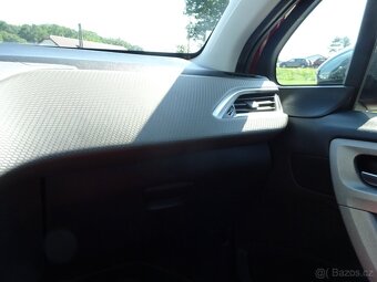 Peugeot 2008 1,2 i - 13