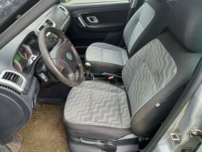Škoda Fabia 2 kombi  1.4 16v 63kw  r.2009 - 13