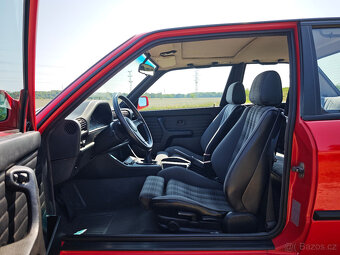 BMW E30 Coupe,1.8IS 100KW,manual,plasťák,Brillantrot,nádhern - 13