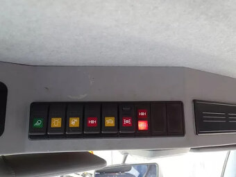 Mitsubishi Pfau Rexter A6500 - 13