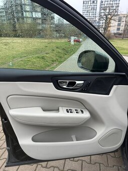 Na prodej Volvo XC60 2019 T5 Momentum 184 kW - 13