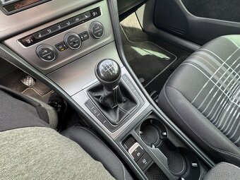 Volkswagen Golf LOUNGE 2,0 TDI 110 KW SERVIS - 13
