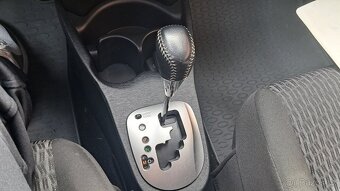 Toyota Yaris, 1.3i / AUTOMAT najeto 81 000km - 13