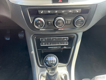 VOLKSWAGEN SHARAN  2,0 TDi   110 Kw 4x4 TAŽNÉ, NAVI - 13