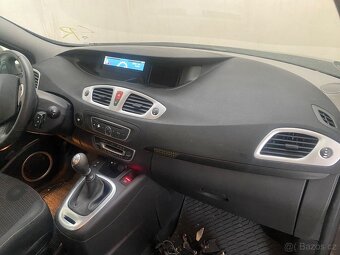 Renault Grand Scenic lll - 13