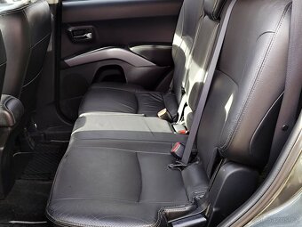 Peugeot 4007 2.2HDi - udržované - levně,7.míst - 13