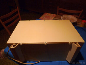 Radio sokol, popelník z hutního skla, dráťák Tesla, majak - 13