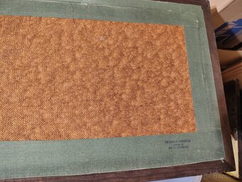 Krabice plná obrázků/obrazů - 13