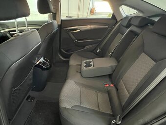 Hyundai i40 1.7 CRDi STYLE WEBASTO  TOP VÝBAVA  AUTOMAT  - 13